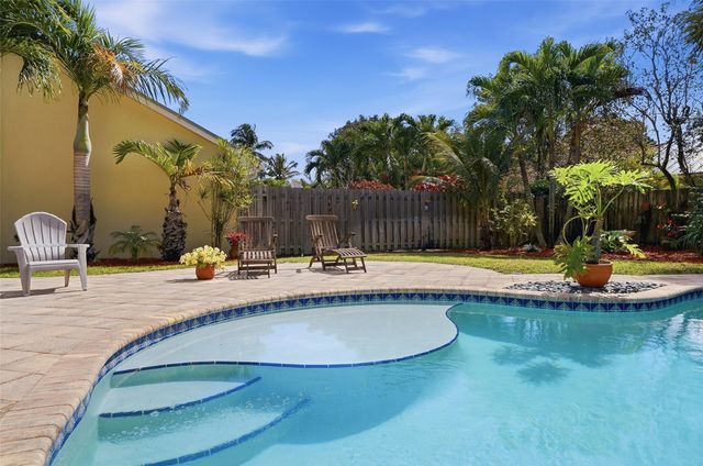 3800 Riverside Way, Delray Beach, FL 33445