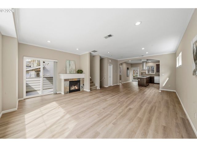 9445 Nw HARVEST HILL Dr, Portland, OR 97229