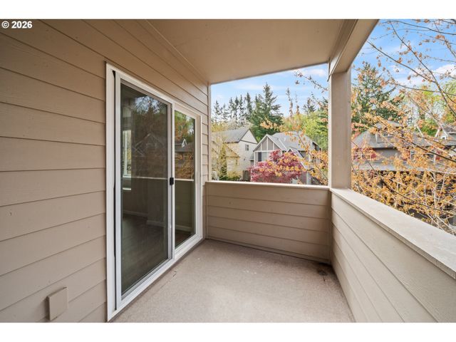 9445 Nw HARVEST HILL Dr, Portland, OR 97229