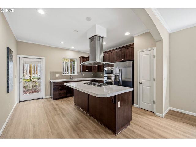 9445 Nw HARVEST HILL Dr, Portland, OR 97229