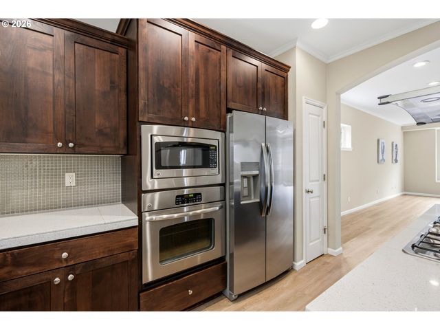 9445 Nw HARVEST HILL Dr, Portland, OR 97229