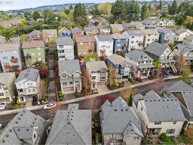 9445 Nw HARVEST HILL Dr, Portland, OR 97229