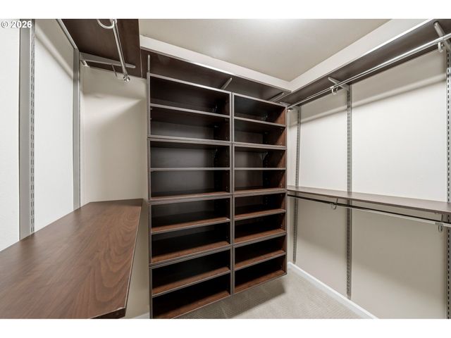 9445 Nw HARVEST HILL Dr, Portland, OR 97229