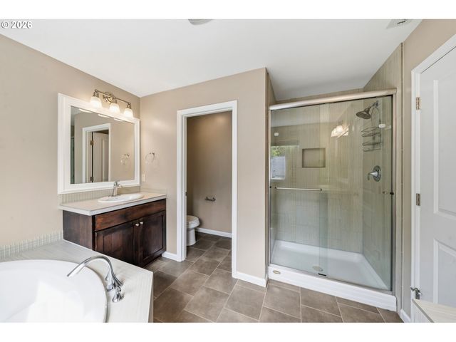 9445 Nw HARVEST HILL Dr, Portland, OR 97229