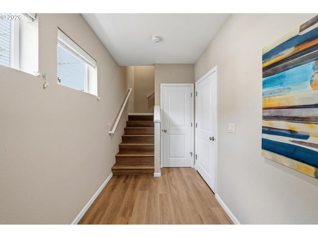 9445 Nw HARVEST HILL Dr, Portland, OR 97229