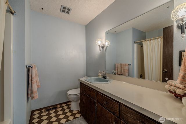 1810 9th Street NE, East Wenatchee, WA 98802