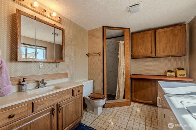 1810 9th Street NE, East Wenatchee, WA 98802