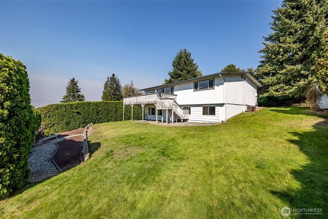 1810 9th Street NE, East Wenatchee, WA 98802