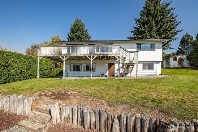 1810 9th Street NE, East Wenatchee, WA 98802