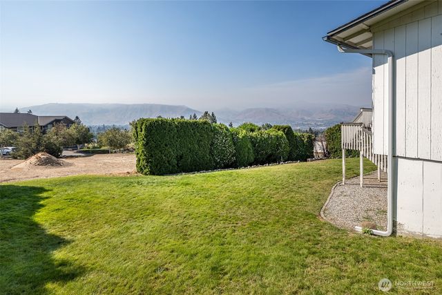 1810 9th Street NE, East Wenatchee, WA 98802