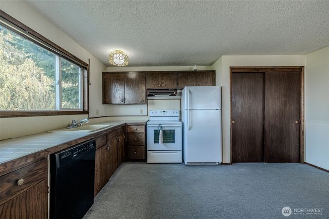 1810 9th Street NE, East Wenatchee, WA 98802