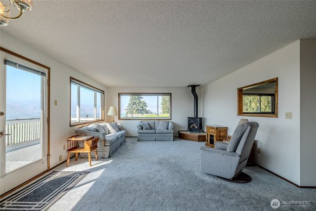 1810 9th Street NE, East Wenatchee, WA 98802