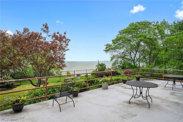 11850 Edgewater Drive 110, Lakewood, OH 44107