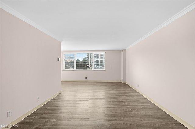 11850 Edgewater Drive 110, Lakewood, OH 44107