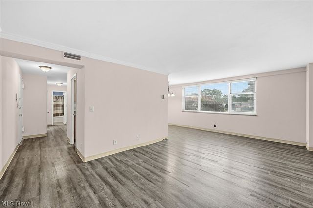 11850 Edgewater Drive 110, Lakewood, OH 44107