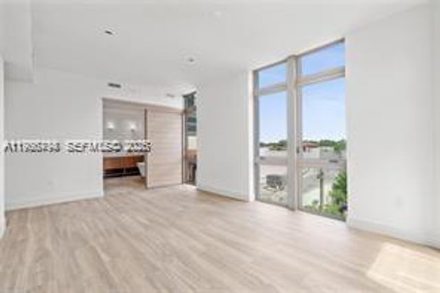 515 Valencia Ave 303, Coral Gables, FL 33134