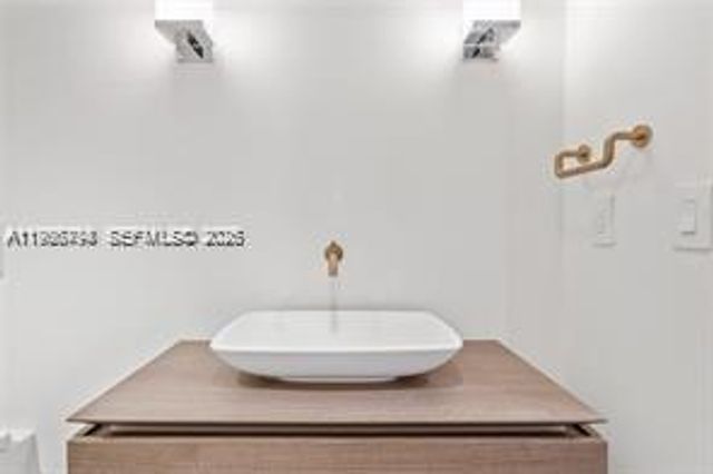 515 Valencia Ave 303, Coral Gables, FL 33134