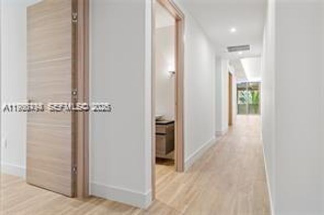 515 Valencia Ave 303, Coral Gables, FL 33134