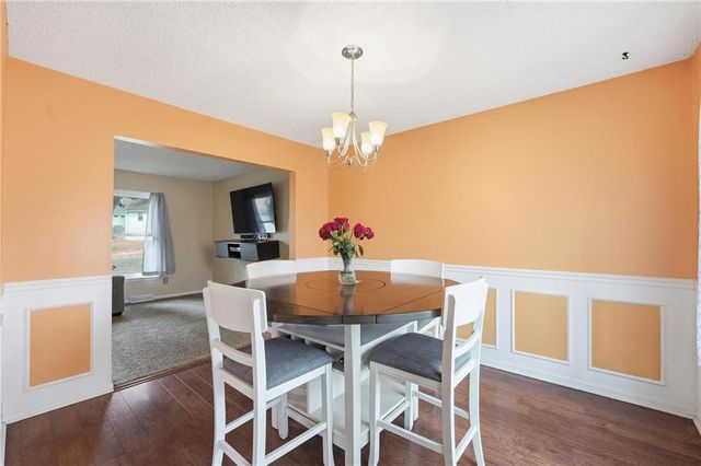 9201 W 48th Terrace, Merriam, KS 66203