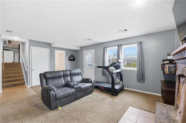 9201 W 48th Terrace, Merriam, KS 66203