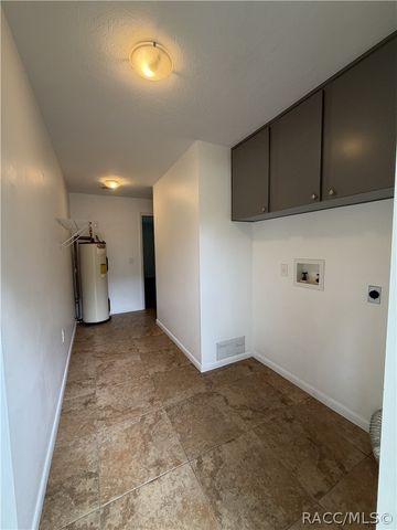 9620 W Gardeners Lane, Crystal River, FL 34428