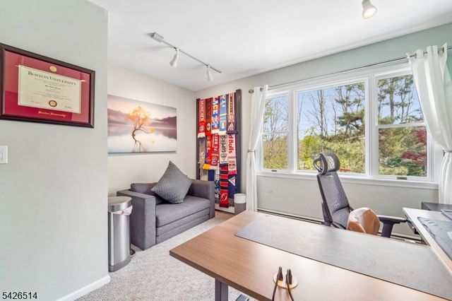 52 Stonefence Rd, Oakland Boro, NJ 07436