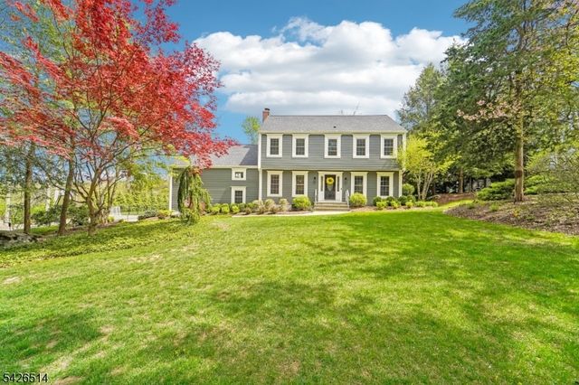 52 Stonefence Rd, Oakland Boro, NJ 07436