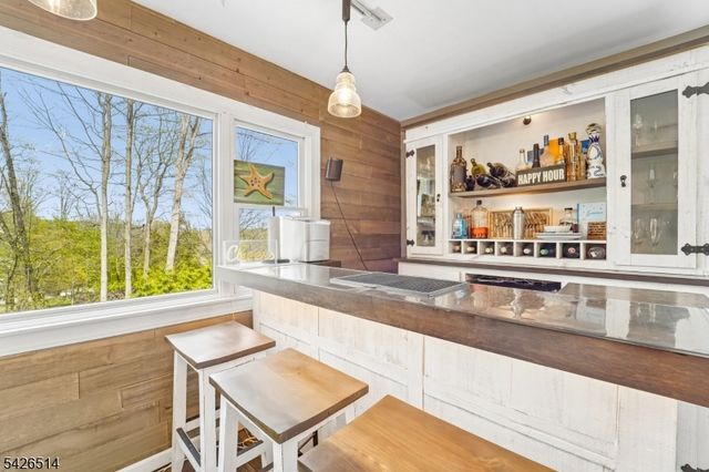 52 Stonefence Rd, Oakland Boro, NJ 07436