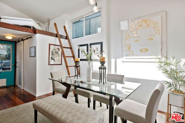 1653 N Beverly Glen Boulevard, Los Angeles, CA 90077