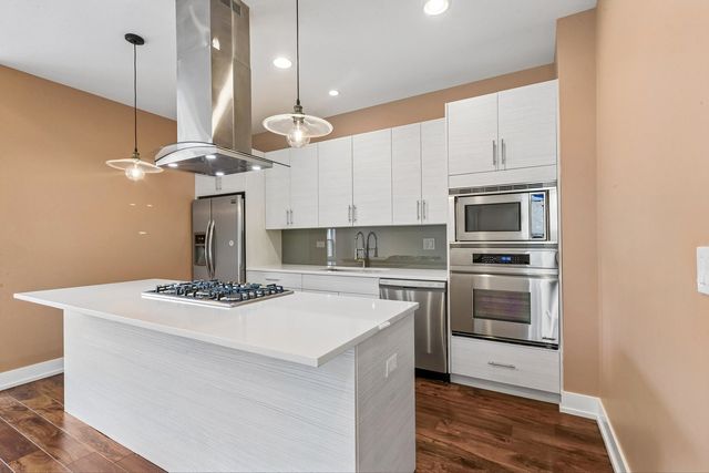 126 N Leamington Avenue, Chicago, IL 60644