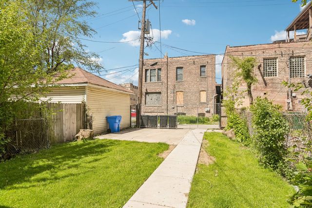 126 N Leamington Avenue, Chicago, IL 60644