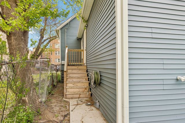 126 N Leamington Avenue, Chicago, IL 60644