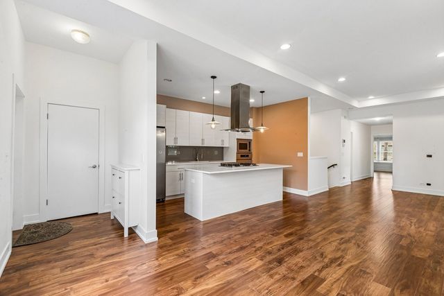 126 N Leamington Avenue, Chicago, IL 60644