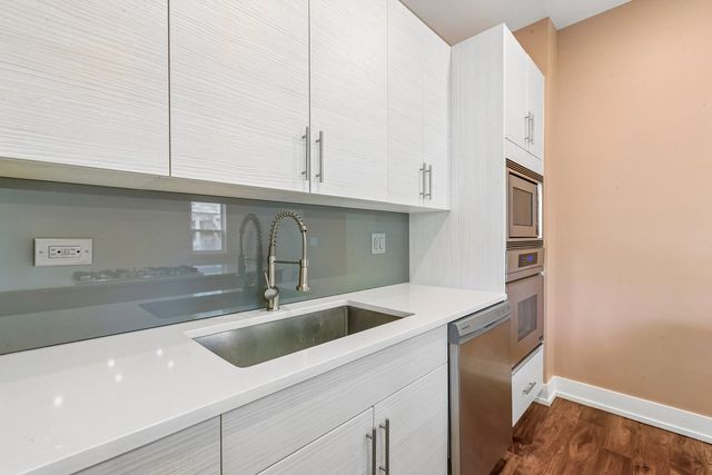 126 N Leamington Avenue, Chicago, IL 60644