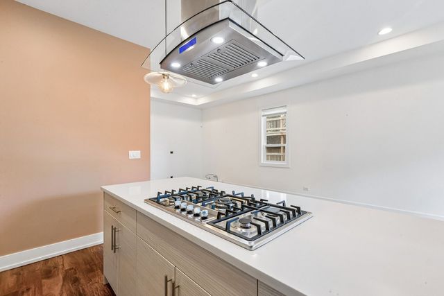 126 N Leamington Avenue, Chicago, IL 60644