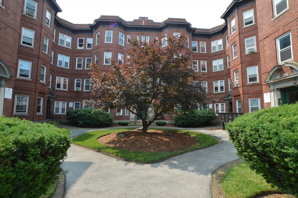 15 Lynde 12.5, Salem, MA 01970