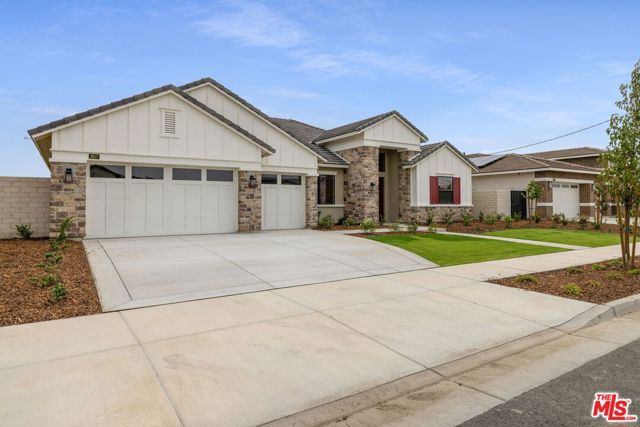 3617 Pathway Court, Bakersfield, CA 93311