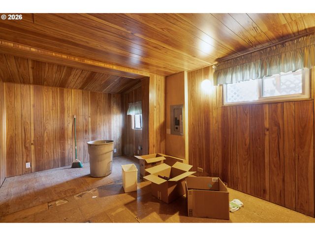 4665 W SILVERSANDS St, Tillamook, OR 97141