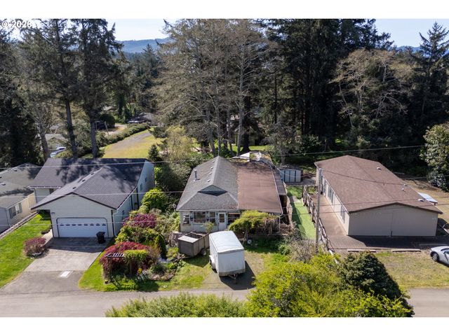 4665 W SILVERSANDS St, Tillamook, OR 97141