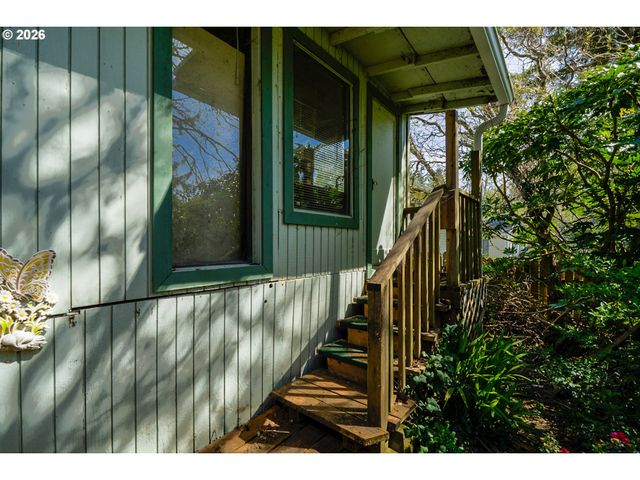4665 W SILVERSANDS St, Tillamook, OR 97141