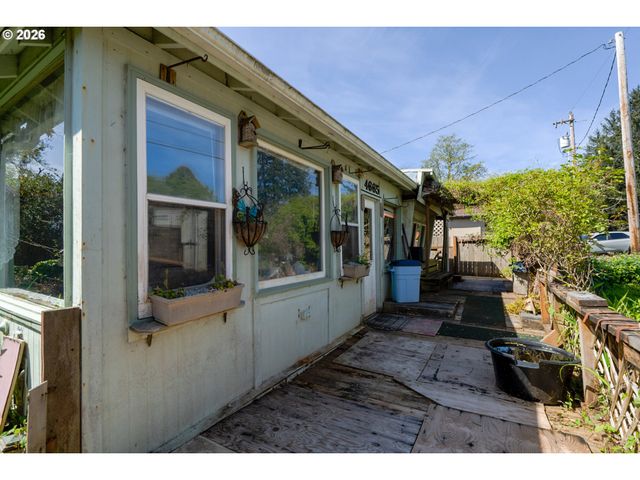 4665 W SILVERSANDS St, Tillamook, OR 97141