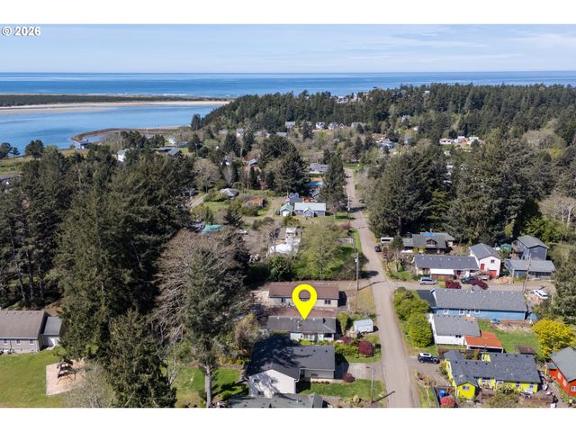 4665 W SILVERSANDS St, Tillamook, OR 97141