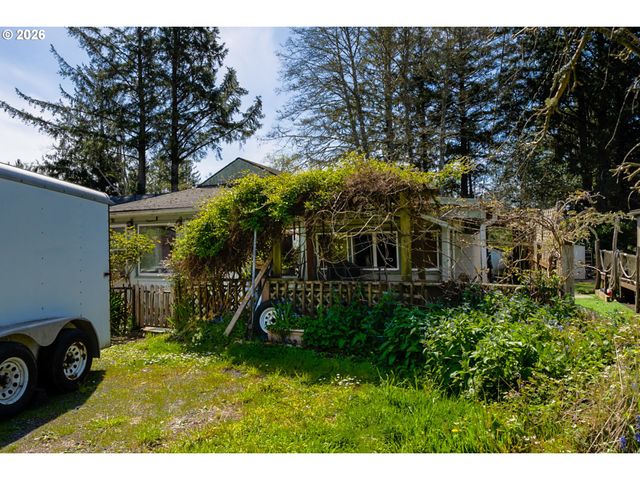 4665 W SILVERSANDS St, Tillamook, OR 97141