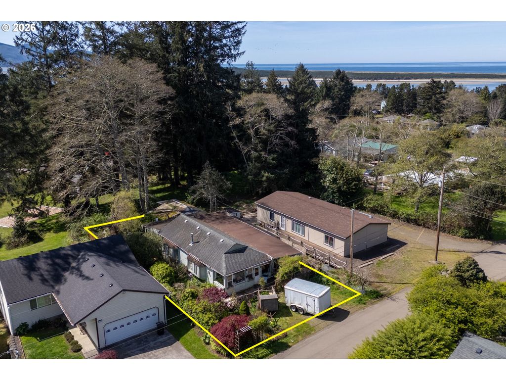 4665 W SILVERSANDS St, Tillamook, OR 97141