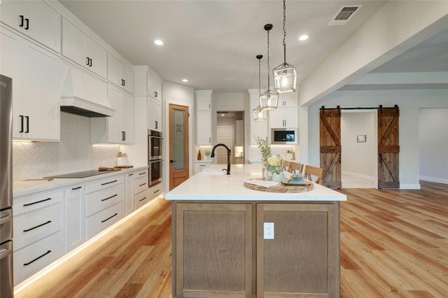 3500 Boone DR, Lago Vista, TX 78645
