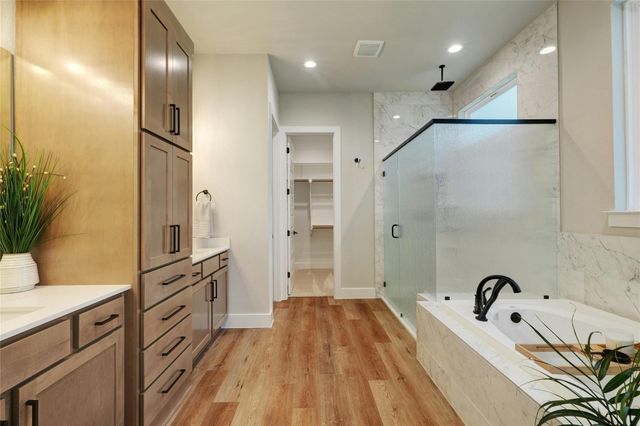 3500 Boone DR, Lago Vista, TX 78645