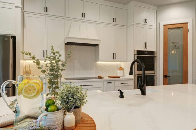 3500 Boone DR, Lago Vista, TX 78645