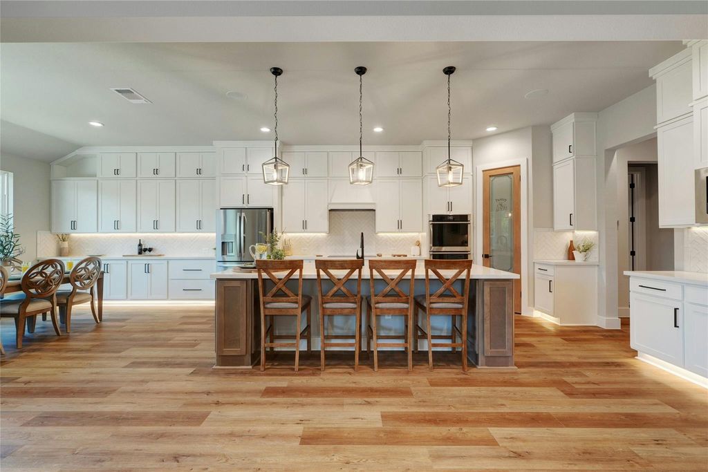 3500 Boone DR, Lago Vista, TX 78645