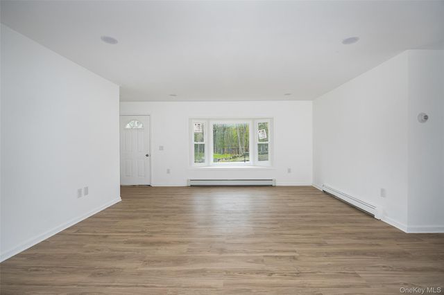 83 Weaver Road, Elizaville, NY 12523