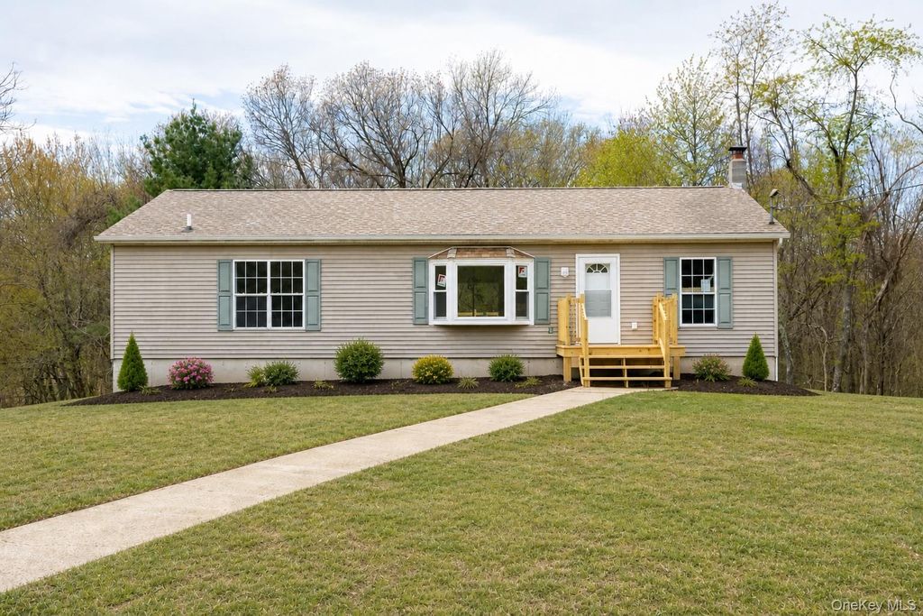83 Weaver Road, Elizaville, NY 12523